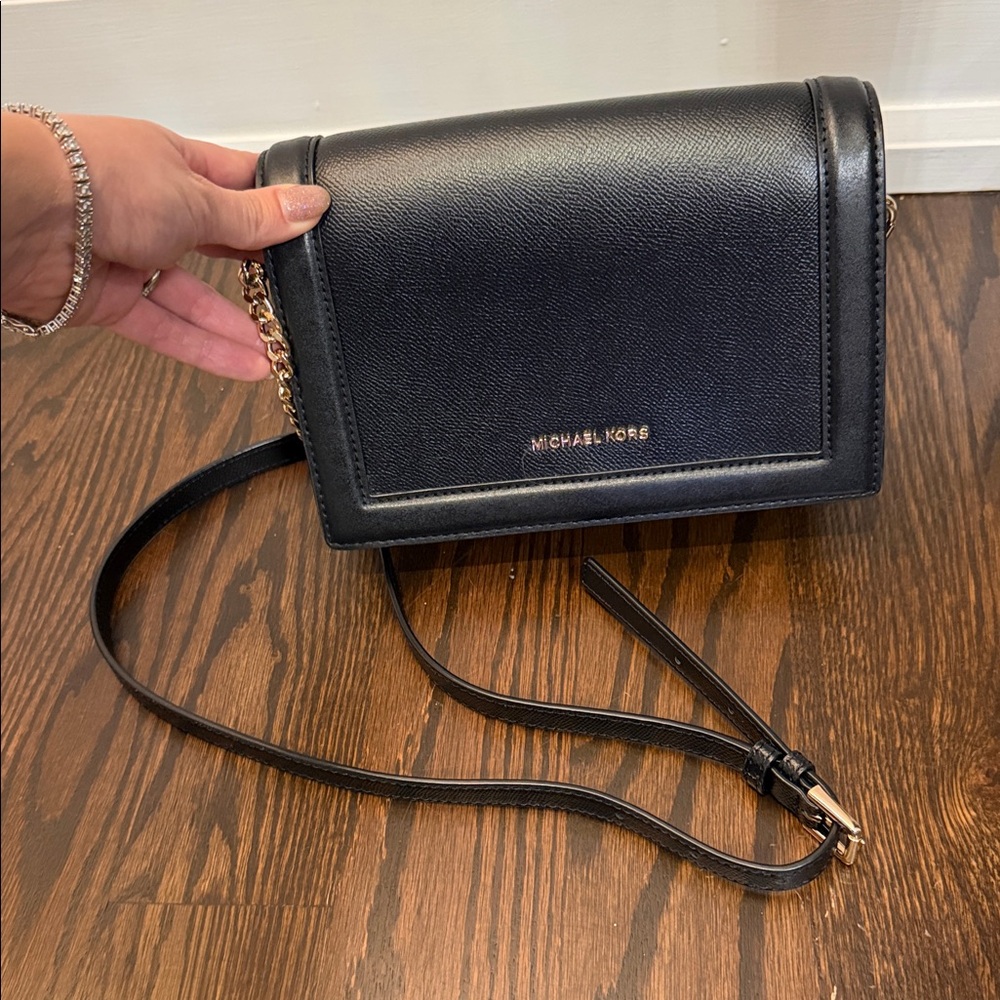 Michael Kors Elegant Black Crossbody Bag